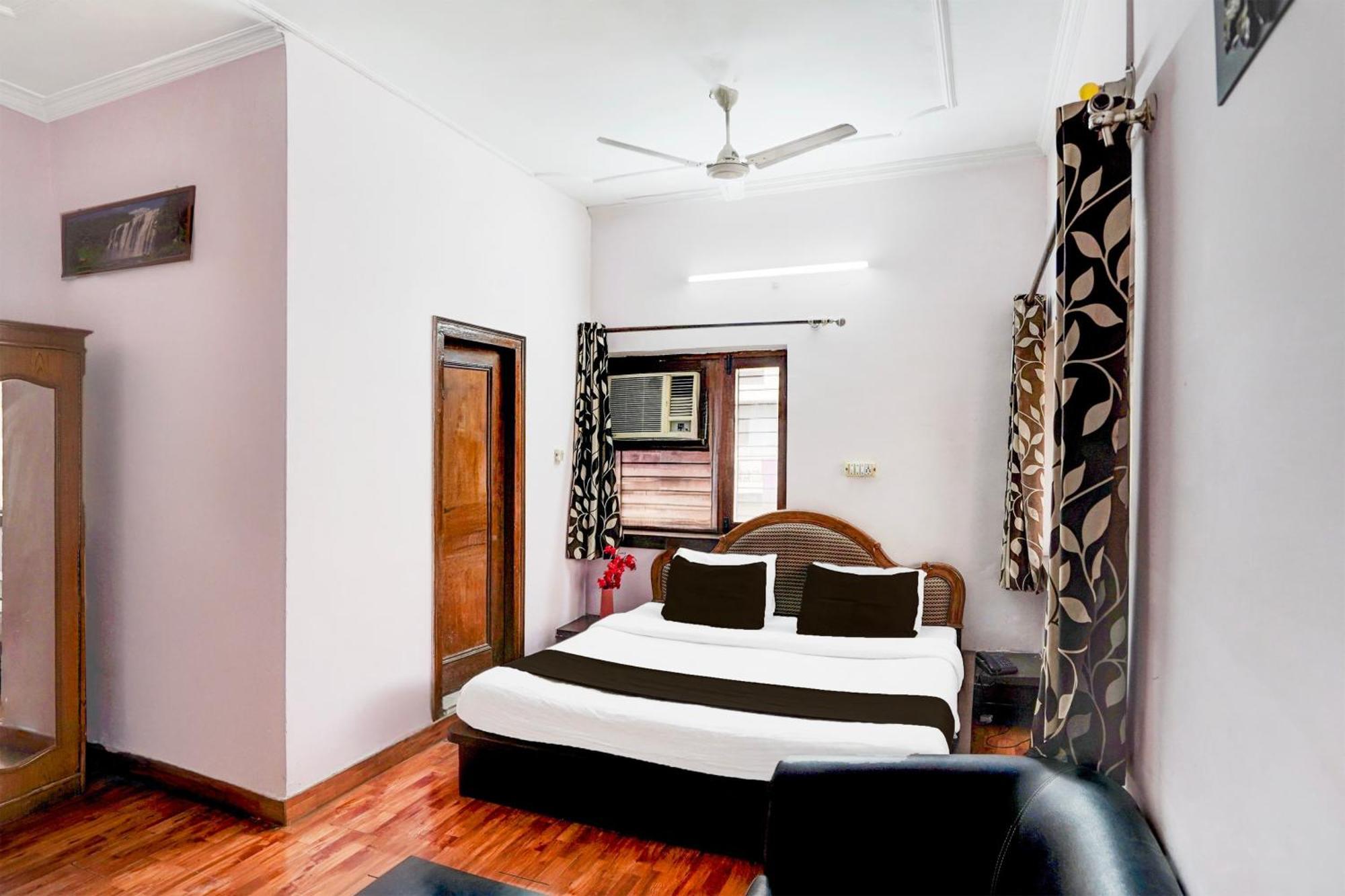 Super Hotel O Krishna Nagar Chowk Near Ongc Dehradun Exterior photo
